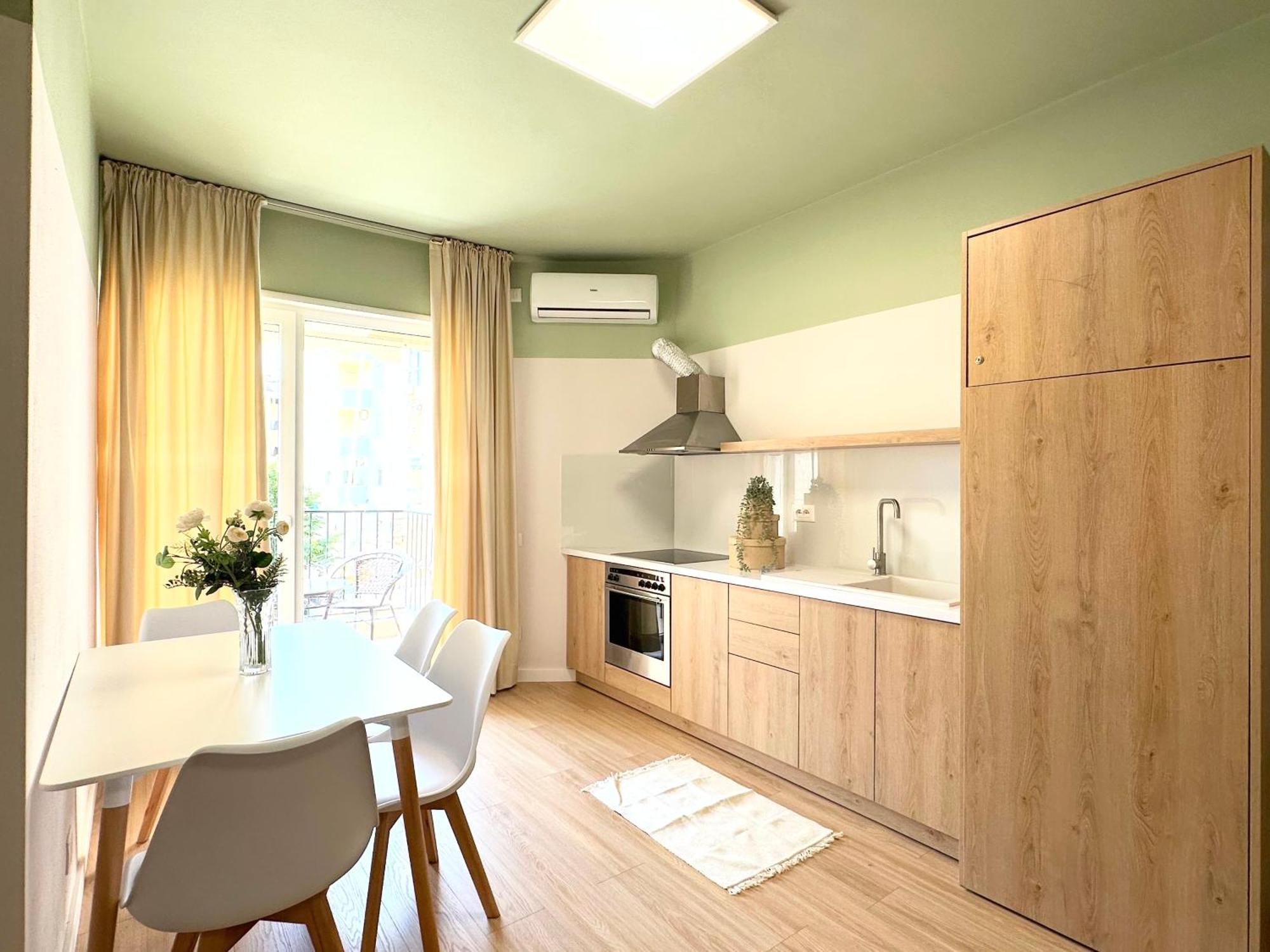 Apartment - Sea View - *